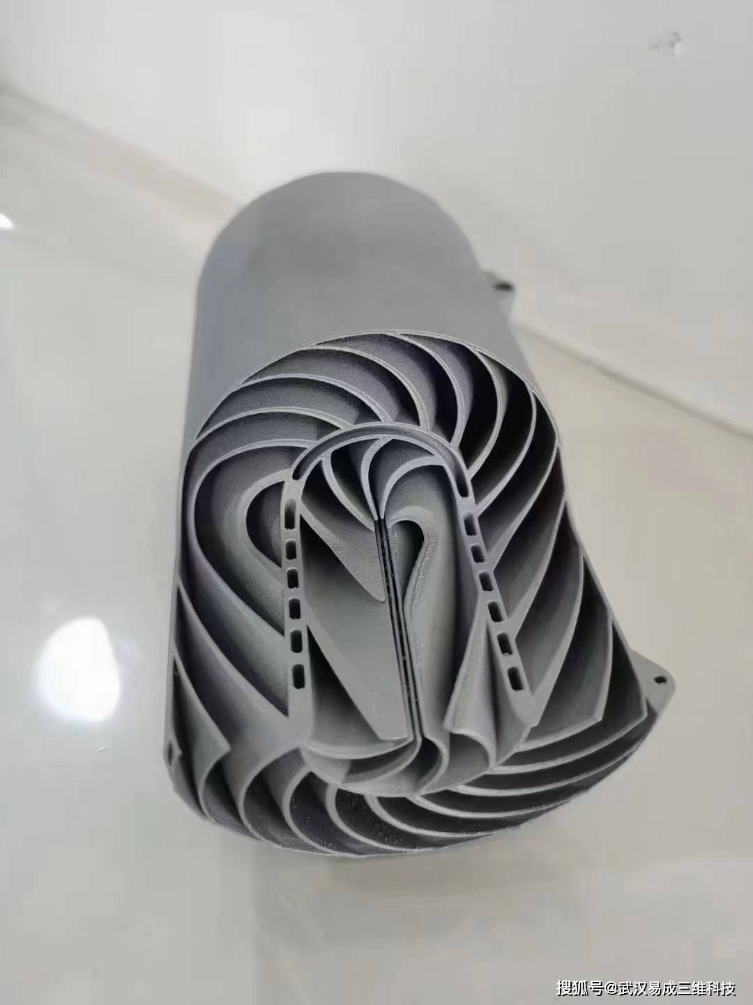金属3D打印机案例 三维打印技术优化航空发动机火焰筒制造